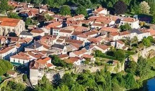 济南回乡建别墅为什么一定要选专业乡墅公司